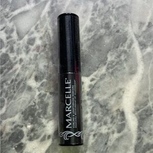 New Marcelle Lengthening Mascara Black‎